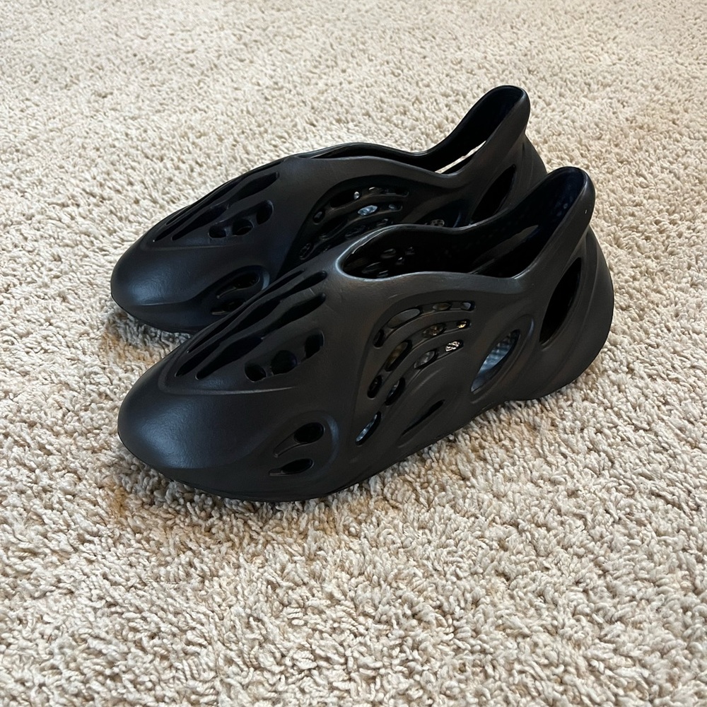 Foam Runner Shoes
